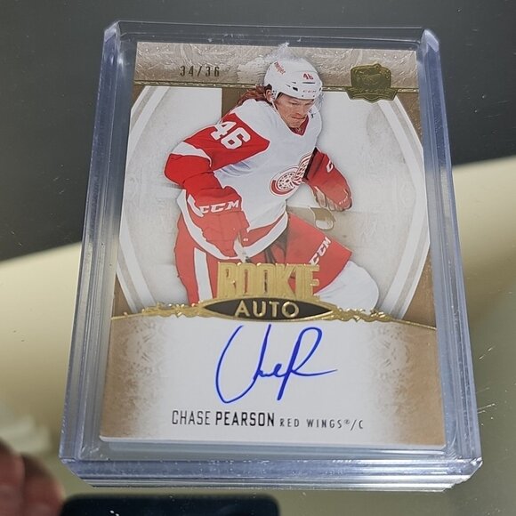 2022-23 Rookie Chase Pearson Rookie Auto 34/36 #127 - Picture 9 of 9